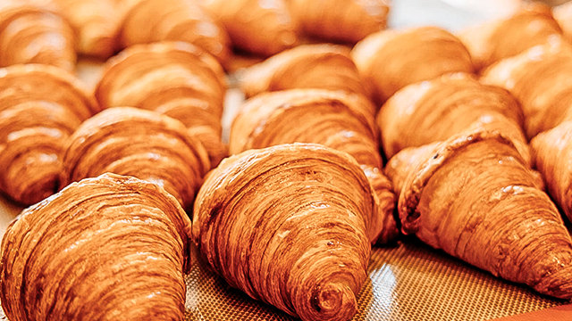 Croissant: História e Como Fazer o Seu em Casa