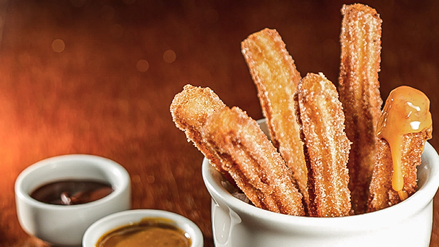 Churros: A História e Uma Receita Deliciosa